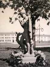 Statyn Herden och hinden 1938