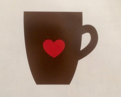 Stiliserad bild på brun kopp med rött hjärta